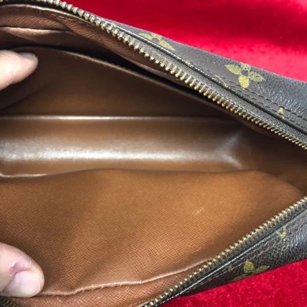 Authentic Louis Vuitton Clutch Compiegne 23 - Picture 11 of 13